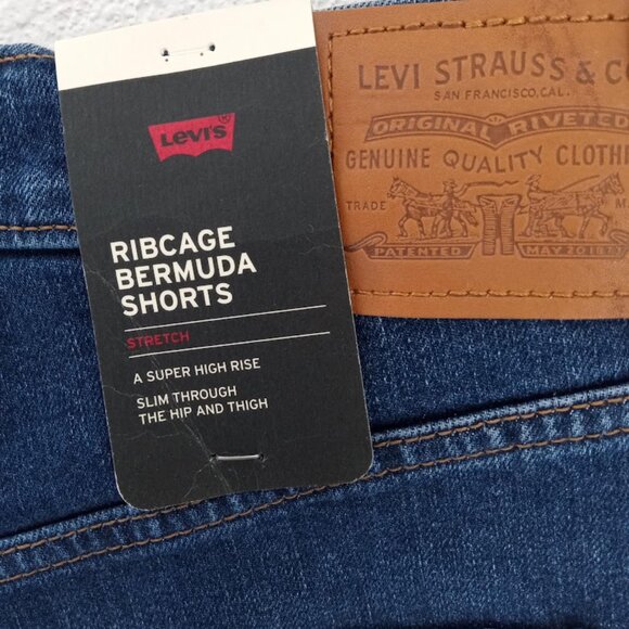 NWT Levi's Ribcage Bermuda Shorts Size 31 Medium Wash - Picture 6 of 10